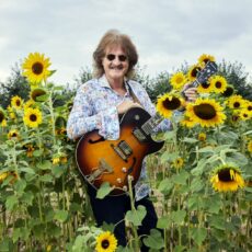 Sechzig und kein bisschen leise: Mr. Flower Power